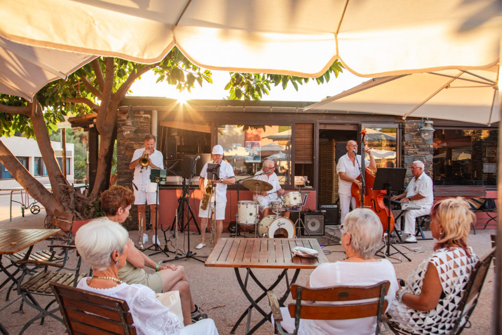 Saint-Tropez sans se ruiner ? Un séjour au Sentier des Pins à Ramatuelle : plage de Pampelonne, Côte d'Azur en beauté et bons plans pour prolonger l’été.