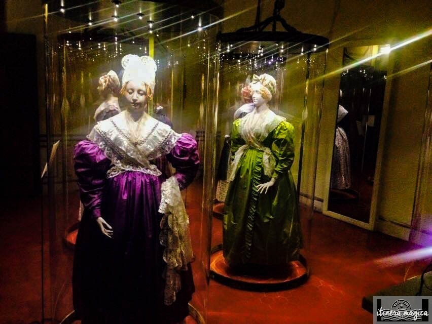 Musée provençal du costume et du bijou.