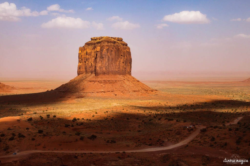 Pour tout amoureux de l’Ouest américain, l’Arizona est un rêve éveillé. Vertige des grandes espaces, folies géologiques, canyons titanesques, cactus à perte de vue, cow-boys et routes filant vers le crépuscule, tout est à la hauteur de l’imaginaire. Parcourir l’Arizona c’est entrer dans un décor de cinéma où l’horizon est infini et la vie, sans limites. Itinera Magica