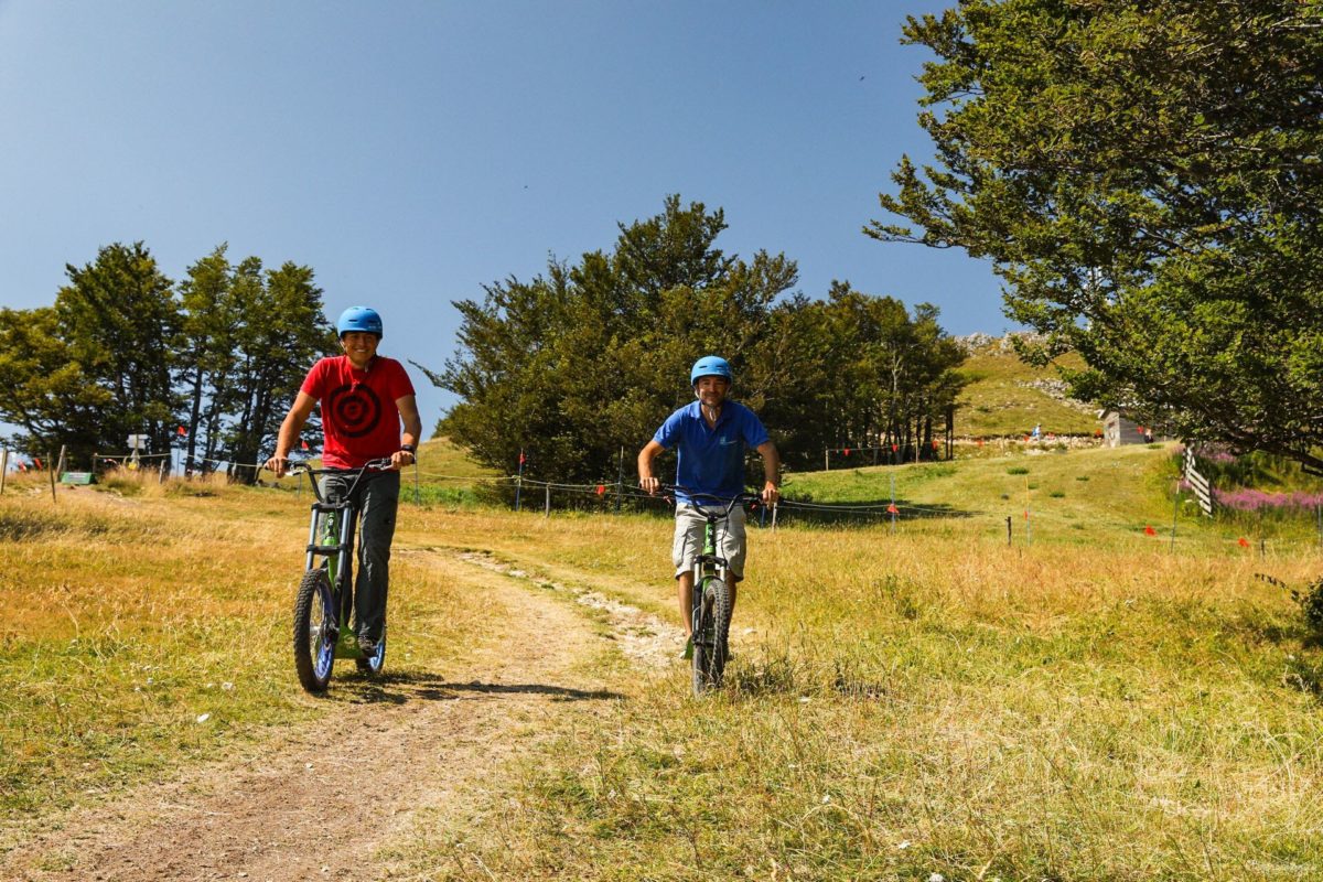 Découvrez les meilleures activités outdoor en Vercors : parapente, spéléologie, équitation, vélo, luge, canirando, etc. Activités de plein air dans les Alpes en été. #vercors