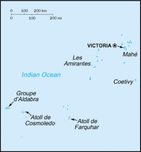 Organisation globale des Seychelles : les îles granitiques sont au nord. Plus au sud, on trouve les Amirantes, Farquhar, Consoledo, Aldabra. Aldabra est à 1600km au sud de Mahé, proche de Madagascar.