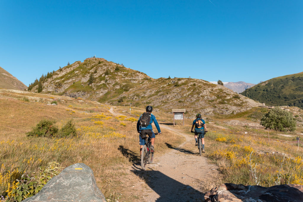 Que faire à l'Alpe d'Huez en été ? Blog sur l'Alpe d'Huez côté rando et sport outdoor.