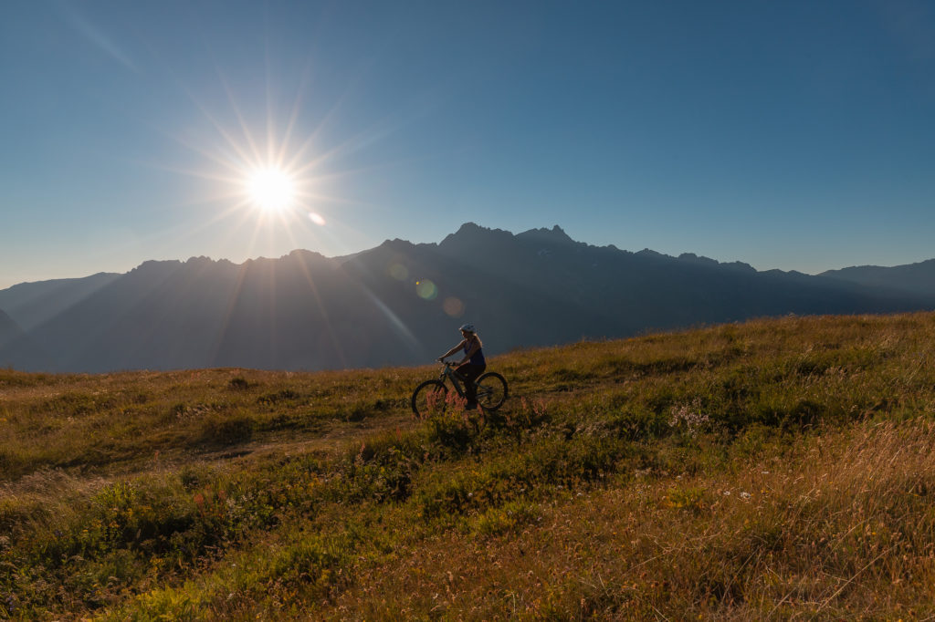 Que faire à l'Alpe d'Huez en été ? Blog sur l'Alpe d'Huez côté rando et sport outdoor.