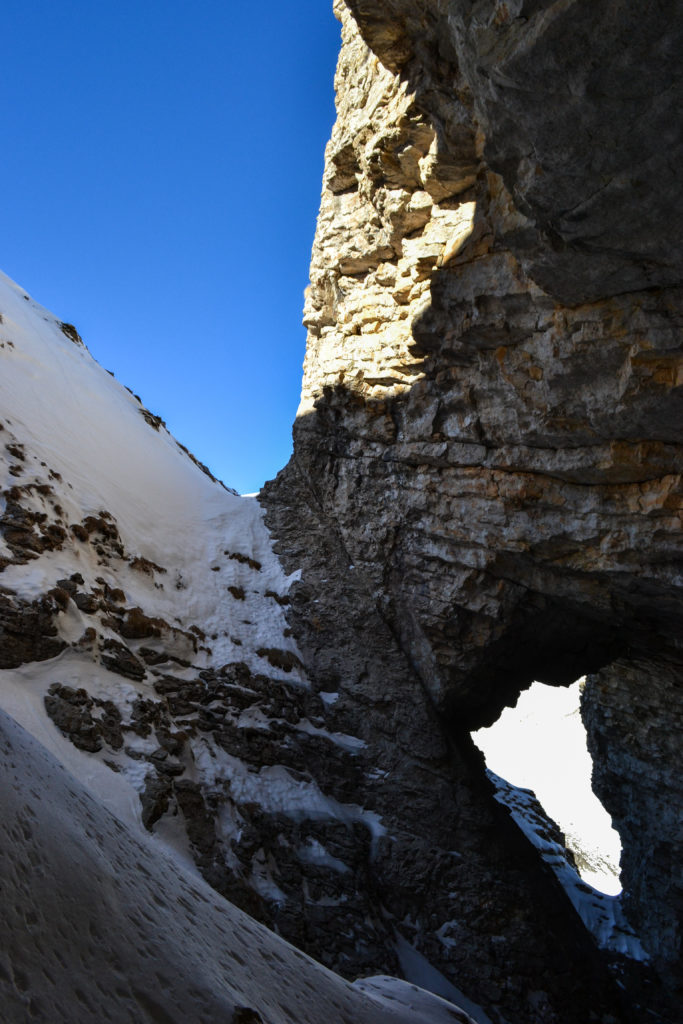 Explorer les chourums du Dévoluy : via souterrata, ski de rando, spéléologie...