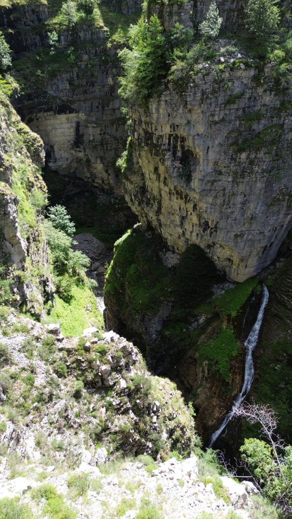 Pépites secrètes du Haut Verdon : sublime randonnée vers les lacs de Lignin, les vasques de la Lance, les gorges de Saint Pierre. 