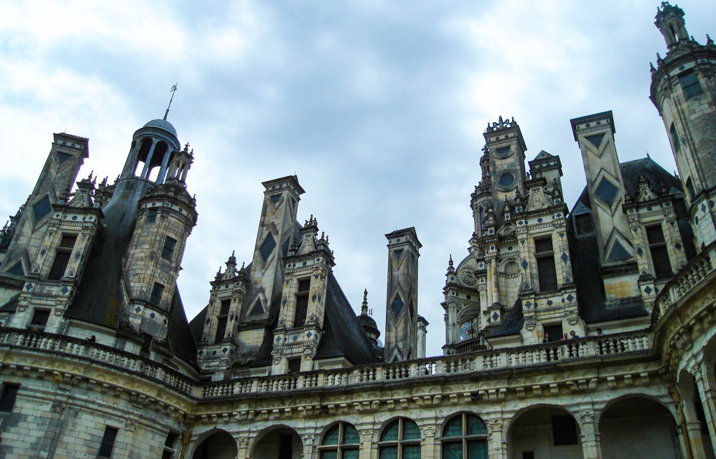 Tours asymétriques du château de Chambord.