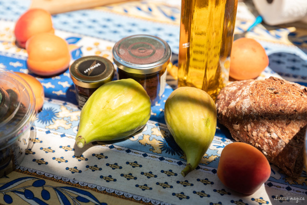 Découvrez l'olive noire de Nyons AOP et des recettes à base d'olive, d'huile d'olive et d'affinade.