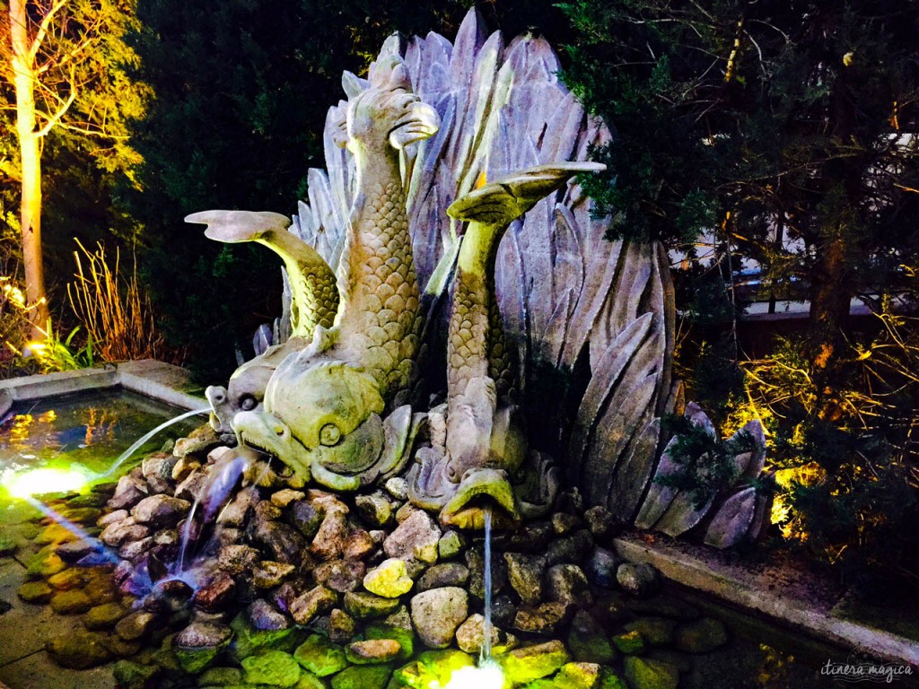 Brunnen in den eleganten Gärten des Hôtel Caumonts. aix-en-provence