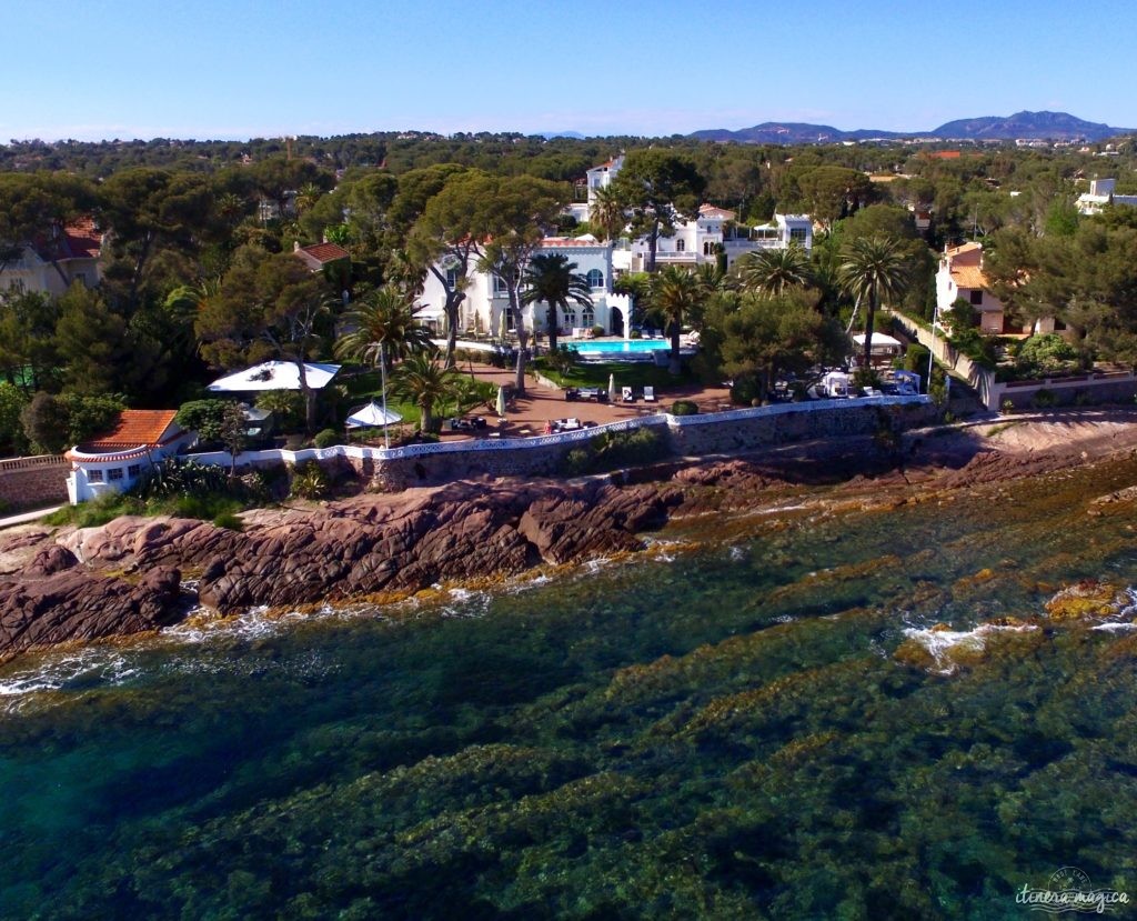 Un hôtel romantique sur la Côte d'Azur : découvrez la superbe Villa Mauresque à Saint Raphaël.
