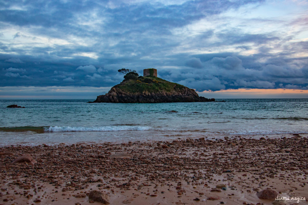 Tout recommencer à Jersey ? Virée insulaire sur les traces de Victor Hugo, dans la ravissante île anglo-normande fleurie.