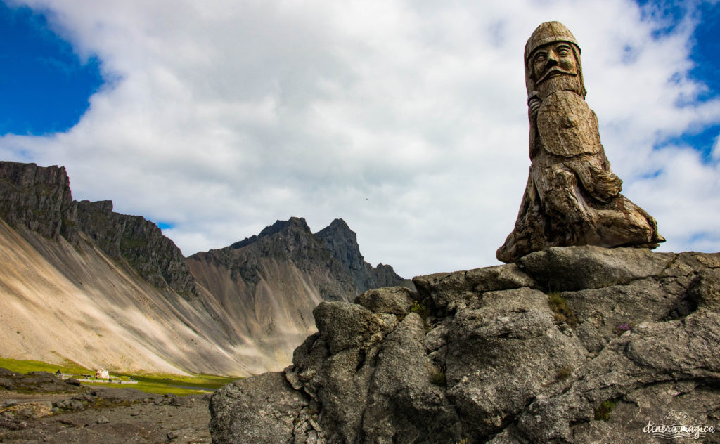 L’Islande est le pays des vikings. Partez sur les traces du peuple légendaire du nord, entre histoire et légende. Découvrez les lieux mythiques, l’exotique Viking Café, la forteresse Borgavirki, la péninsule de Snaefellsnes, et bien d’autres endroits magiques qui évoqueront l’héritage des vikings en Islande.