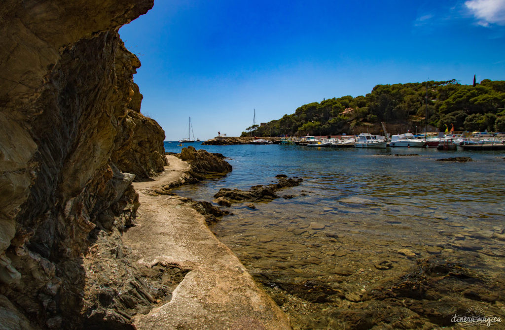 Venez découvrir la presqu'île de Giens : ses plages de rêve et ses calanques secrètes, ses marais salants, ses panoramas inoubliables, ses sports nautiques... le meilleur de la Côte d'Azur !