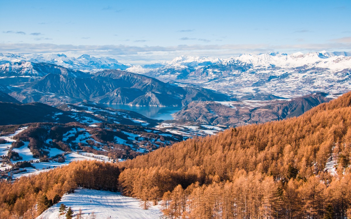 Une station de ski familiale et solidaire dans les Alpes du sud : Saint Jean Montclar, autogérée par ses habitants