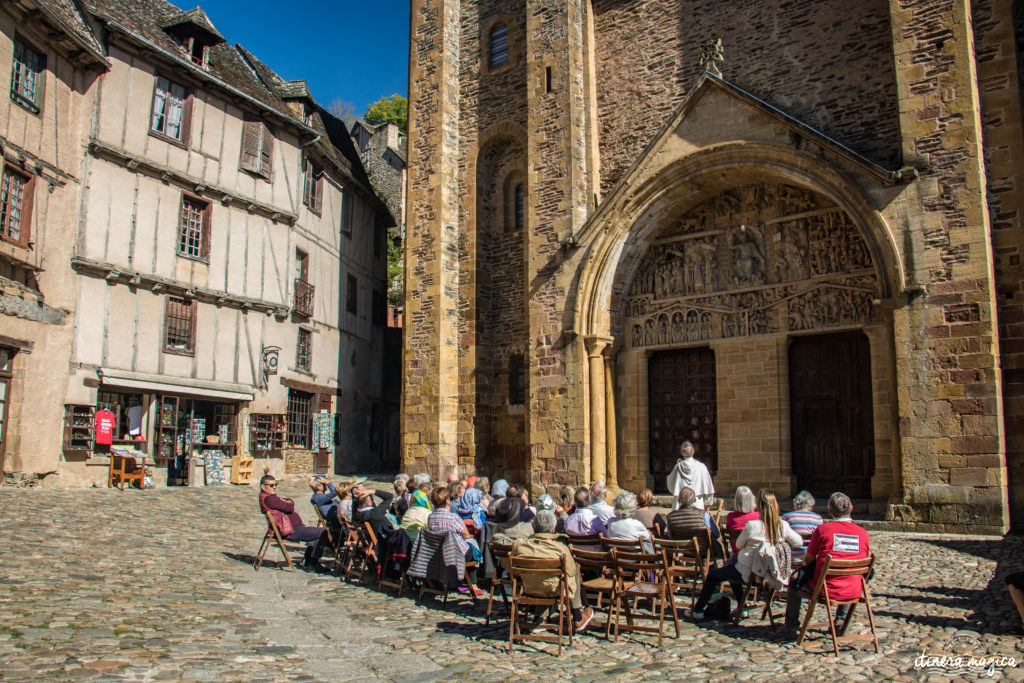 Partez sur la voie du Puy, du Puy-en-Velay à Conques : 210 km sur le GR65 à travers gorges, Aubrac et villages d’Aveyron. Conseils, récit et infos pratiques pour vivre le chemin de Compostelle.