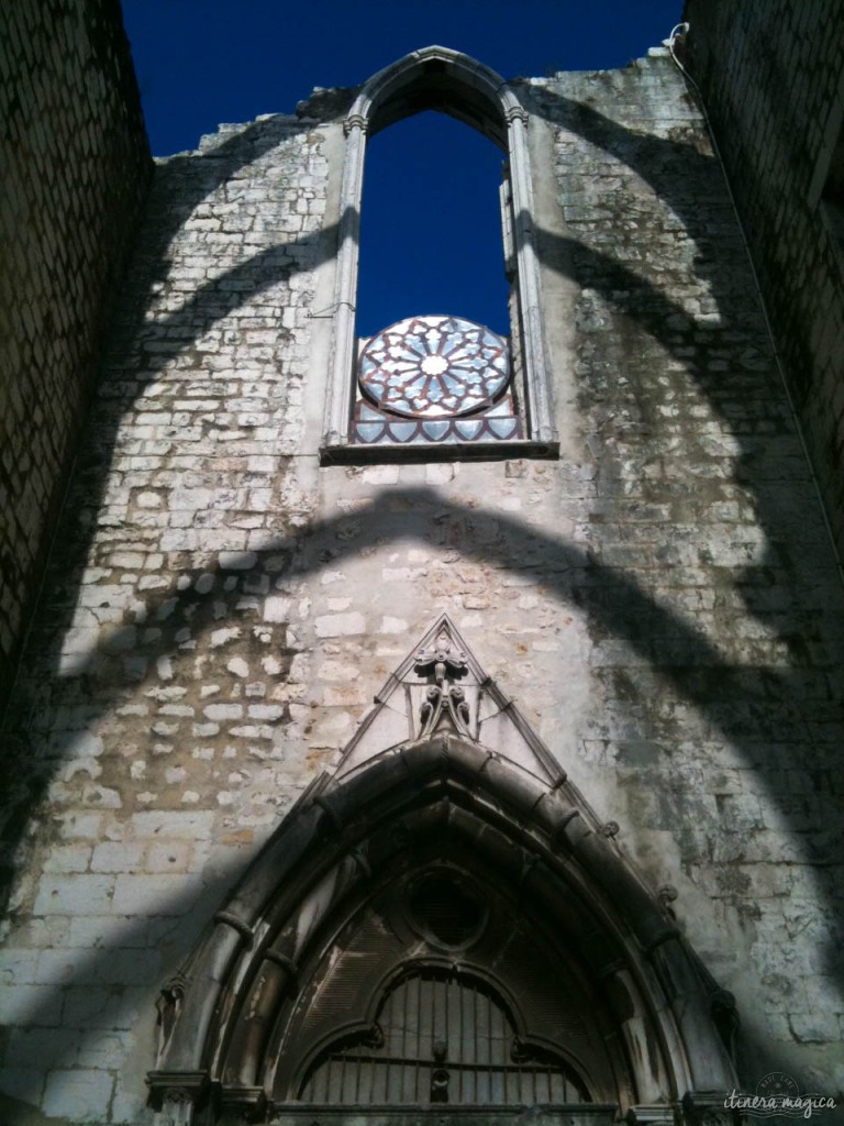 Ruines de l'église des Carmes.