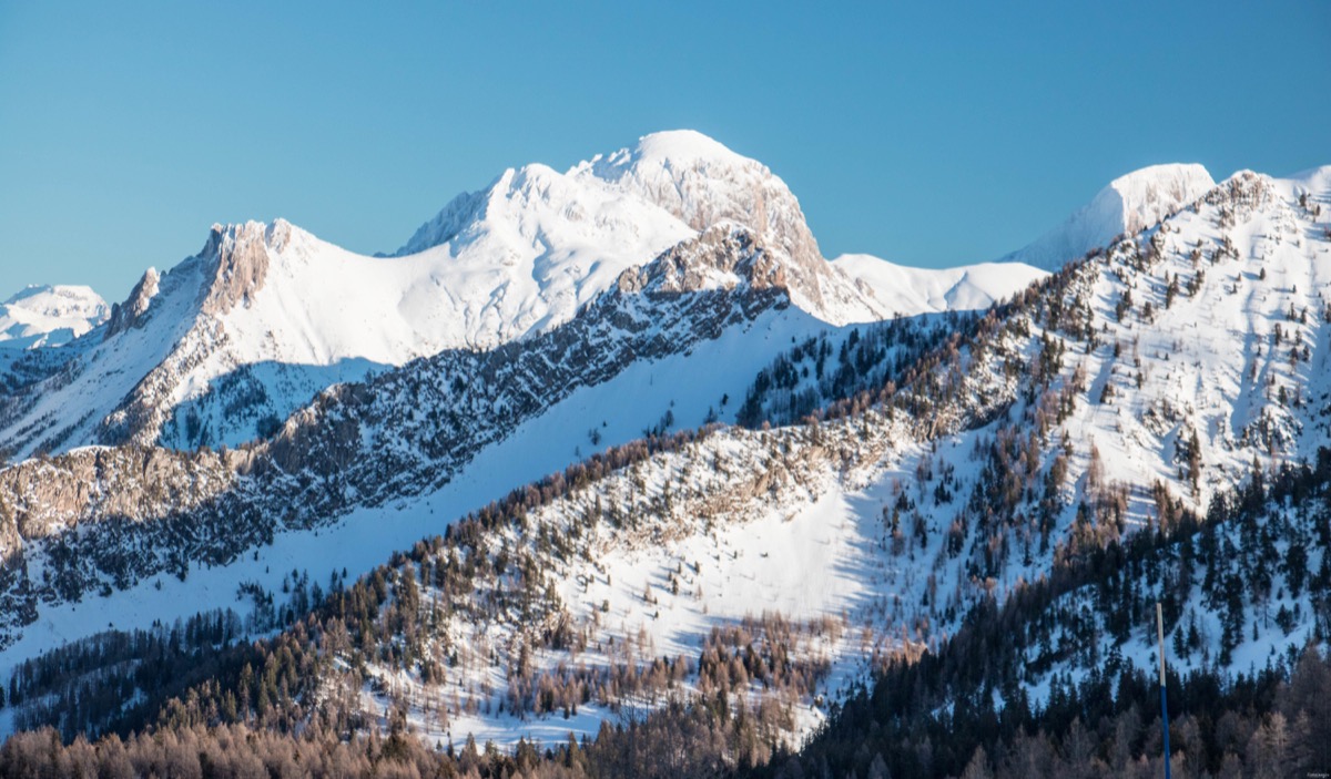 Une station de ski familiale et solidaire dans les Alpes du sud : Saint Jean Montclar, autogérée par ses habitants