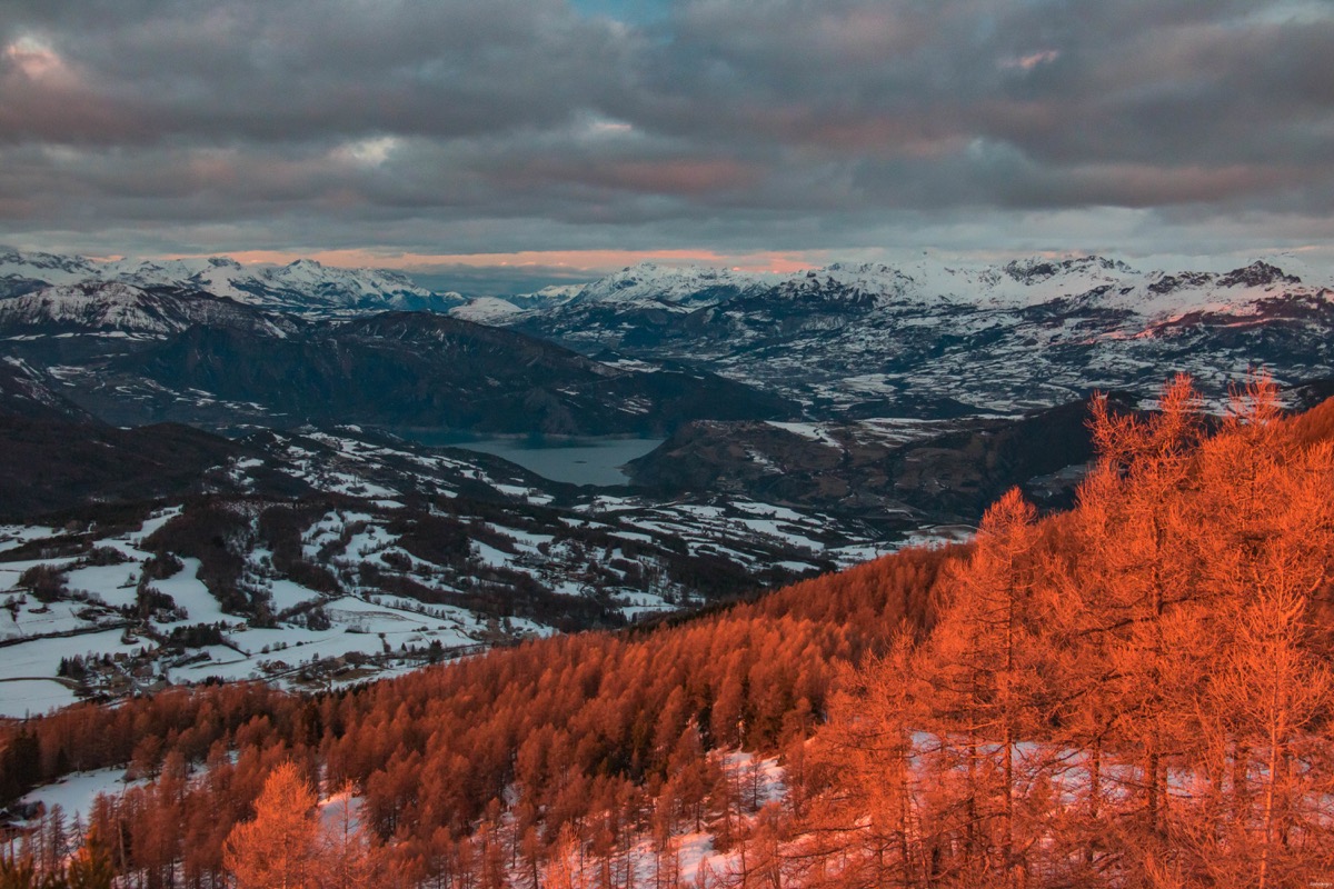 Une station de ski familiale et solidaire dans les Alpes du sud : Saint Jean Montclar, autogérée par ses habitants