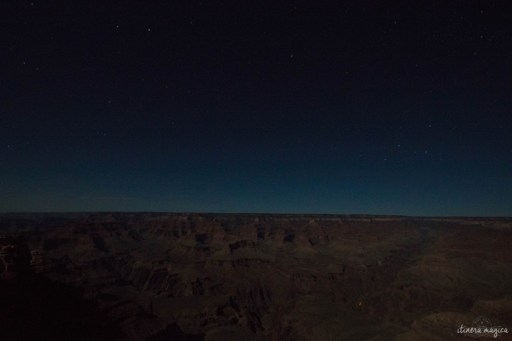 Saviez-vous que le Grand Canyon reste une énigme ? Que les scientifiques se demandent toujours comment est née cette gorge de tous les superlatifs ? Voyage à la découverte des secrets du Grand Canyon, histoires folles, photos à donner le vertige, astuces et itinéraires.