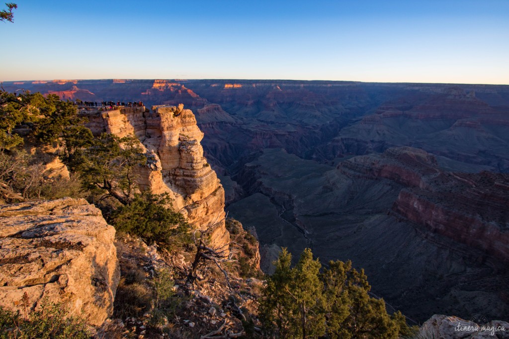 Saviez-vous que le Grand Canyon reste une énigme ? Que les scientifiques se demandent toujours comment est née cette gorge de tous les superlatifs ? Voyage à la découverte des secrets du Grand Canyon, histoires folles, photos à donner le vertige, astuces et itinéraires.