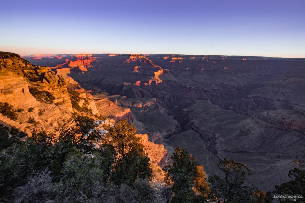 Pour tout amoureux de l’Ouest américain, l’Arizona est un rêve éveillé. Vertige des grandes espaces, folies géologiques, canyons titanesques, cactus à perte de vue, cow-boys et routes filant vers le crépuscule, tout est à la hauteur de l’imaginaire. Parcourir l’Arizona c’est entrer dans un décor de cinéma où l’horizon est infini et la vie, sans limites. Itinera Magica