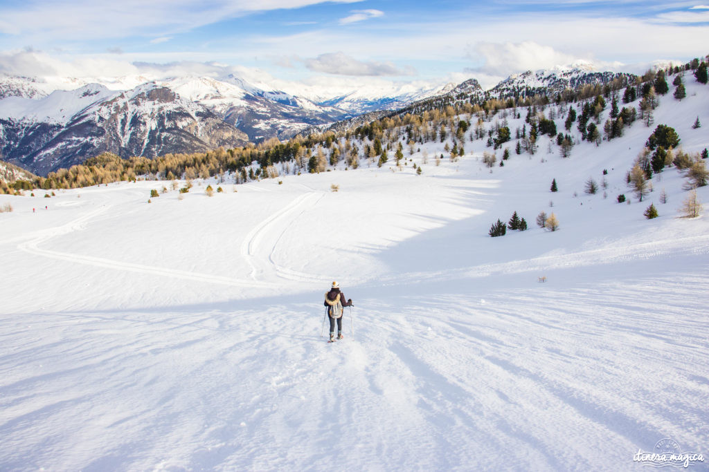 Skier dans les Alpes de Haute Provence : découvrez l'hiver dans la région de Blanche-Serre-Ponçon, avec activités outdoor et bonnes adresses. 