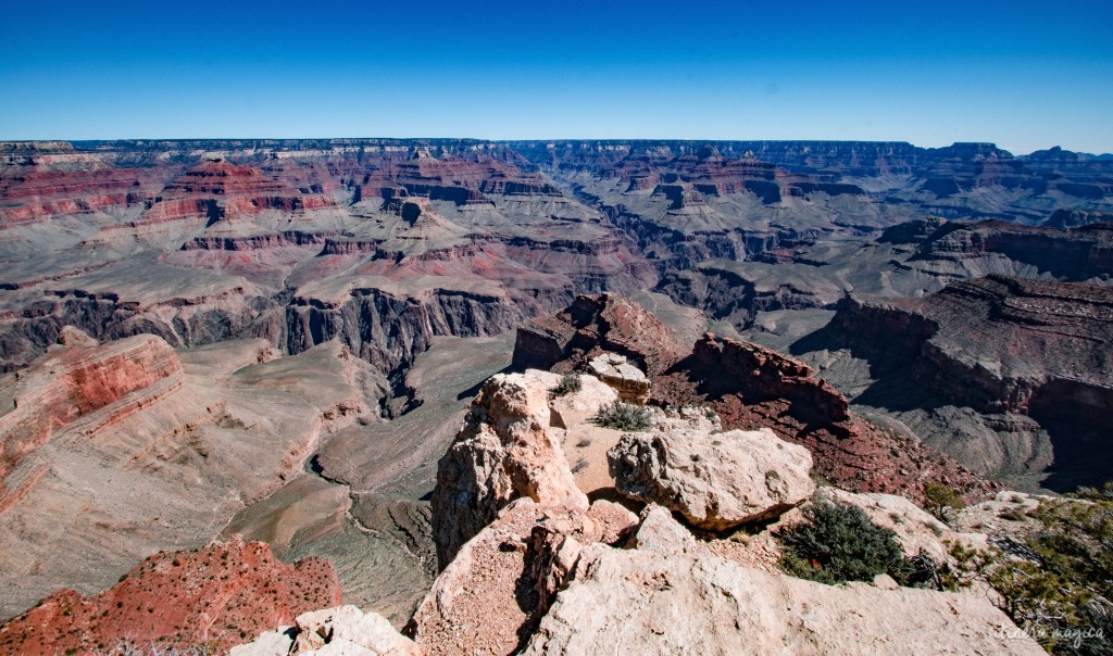 Saviez-vous que le Grand Canyon reste une énigme ? Que les scientifiques se demandent toujours comment est née cette gorge de tous les superlatifs ? Voyage à la découverte des secrets du Grand Canyon, histoires folles, photos à donner le vertige, astuces et itinéraires.