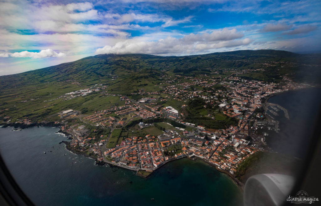 Vous ne connaissez pas les Açores? Une grande histoire d'amour vous attend. Découvrez le diamant de l'Atlantique, entre volcans, vagues et jardins. Que faire aux Açores, que voir ? Tout sur Itinera Magica, blog de voyage amoureux des lointains.