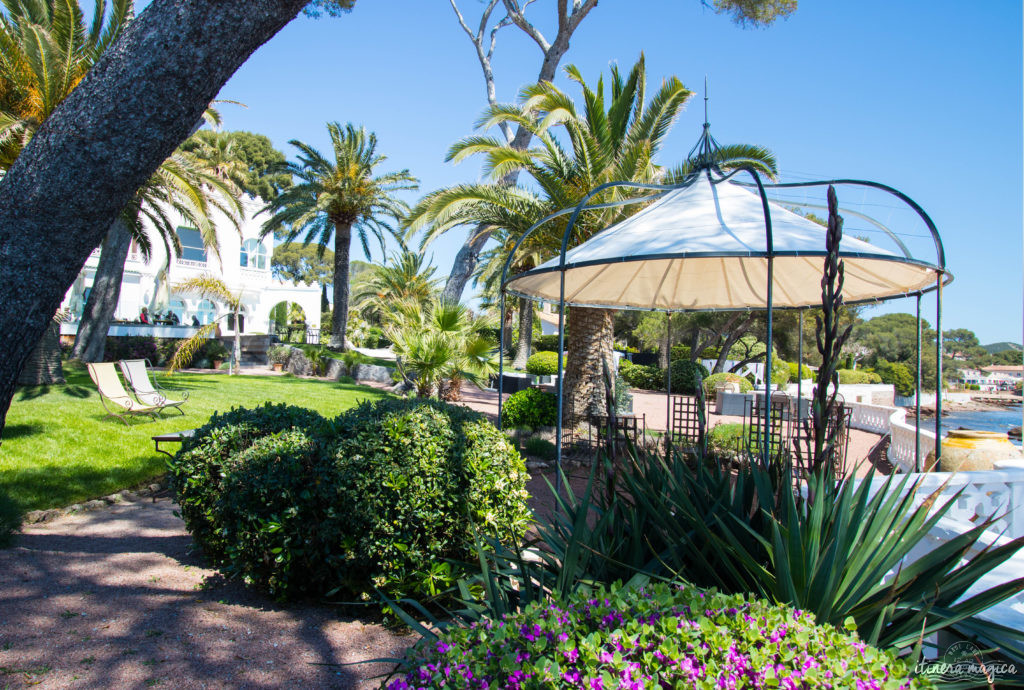 Un hôtel romantique sur la Côte d'Azur : découvrez la superbe Villa Mauresque à Saint Raphaël.