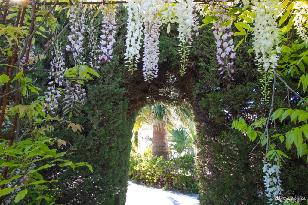 Un hôtel romantique sur la Côte d'Azur : découvrez la superbe Villa Mauresque à Saint Raphaël.