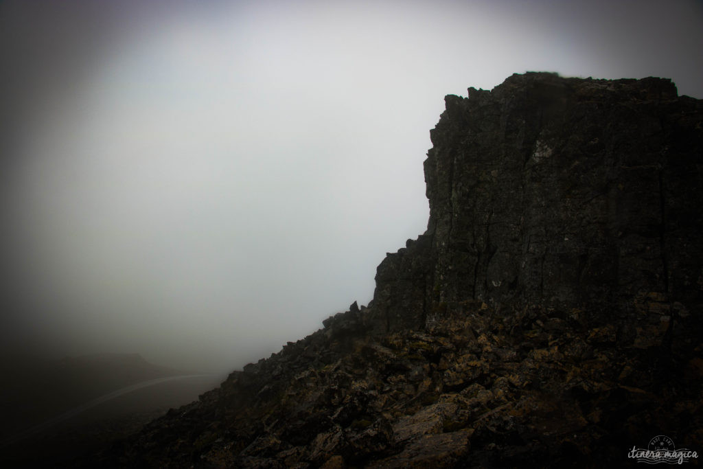 L’Islande est le pays des vikings. Partez sur les traces du peuple légendaire du nord, entre histoire et légende. Découvrez les lieux mythiques, l’exotique Viking Café, la forteresse Borgavirki, la péninsule de Snaefellsnes, et bien d’autres endroits magiques qui évoqueront l’héritage des vikings en Islande.