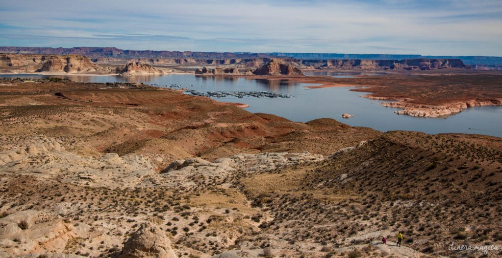 Horseshoe Bend, le plus beau méandre du Colorado, et les rives du Lac Powell regorgent de merveilles géologiques. Le road trip continue à Page, Arizona. Itinera Magica