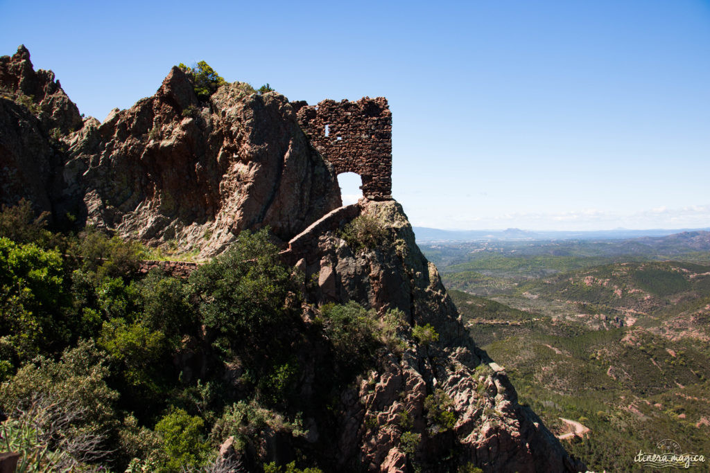 Les plus beaux points de vue de l'Estérel : panoramas et randonnées, découvrez Saint Raphaël en beauté.