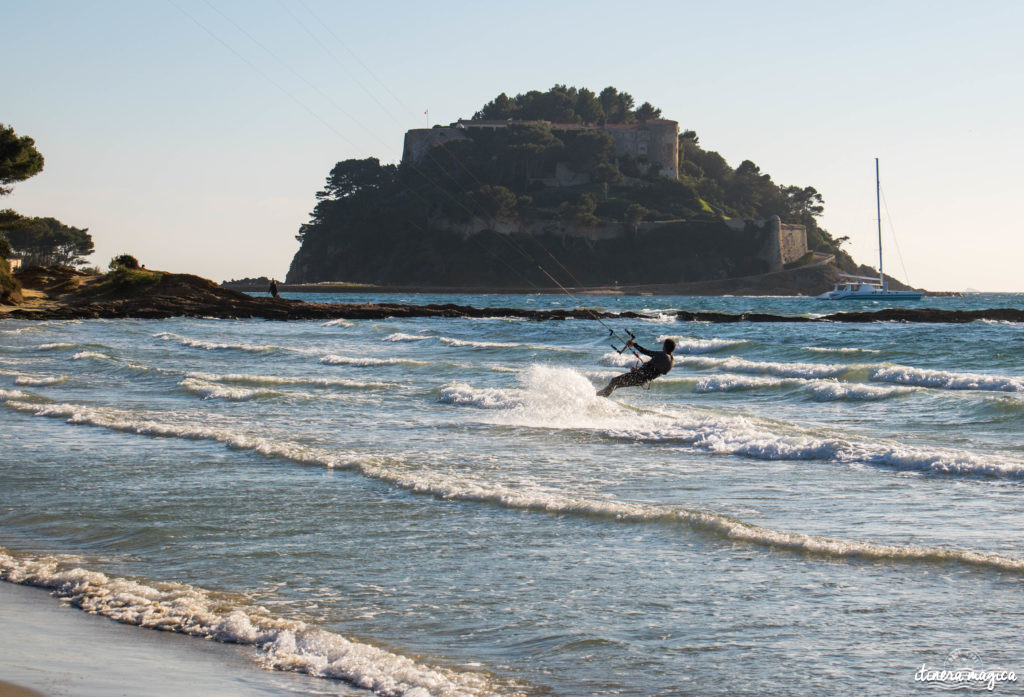 Les spots de surf sur la Côte d'Azur. Surf, kite surf et stand up paddle en Méditerranée