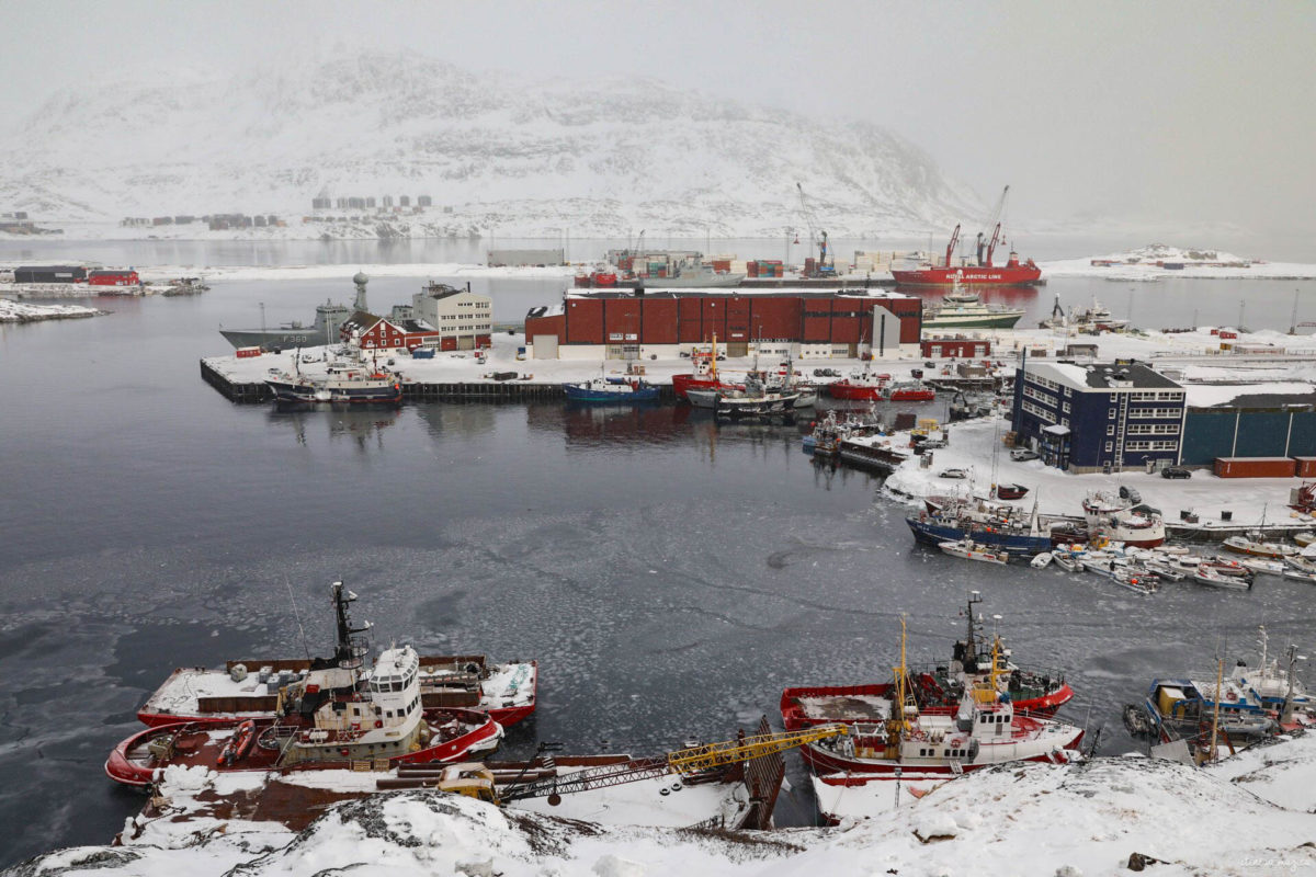 Découvrez Nuuk, capitale du Groenland. Que voir et que faire à Nuuk ? Musées, excursions dans le fjord, découverte de la montagne... Nuuk groenland blog.