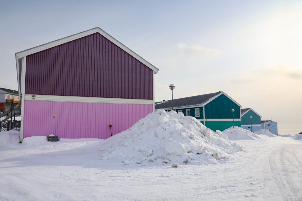 Découvrez Nuuk, capitale du Groenland. Que voir et que faire à Nuuk ? Musées, excursions dans le fjord, découverte de la montagne... Nuuk groenland blog.