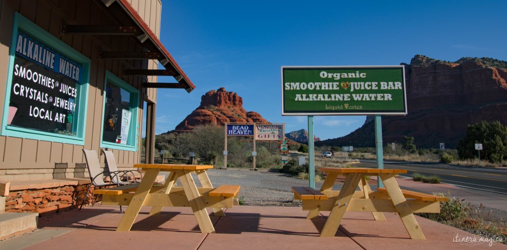 Surplombée par d’immenses rochers rouges, Sedona est un décor de western parfait. Mais au-delà de la beauté de ses paysages, Sedona cache un secret. Ici, des vortex d’énergie tourbillonnent, des ovnis clignotent dans le ciel, et on guette les extraterrestres. Découvrez les secrets de l’Arizona sur Itinera Magica. 