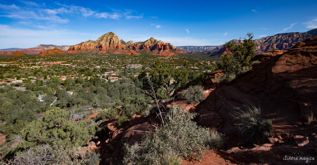 Surplombée par d’immenses rochers rouges, Sedona est un décor de western parfait. Mais au-delà de la beauté de ses paysages, Sedona cache un secret. Ici, des vortex d’énergie tourbillonnent, des ovnis clignotent dans le ciel, et on guette les extraterrestres. Découvrez les secrets de l’Arizona sur Itinera Magica. 