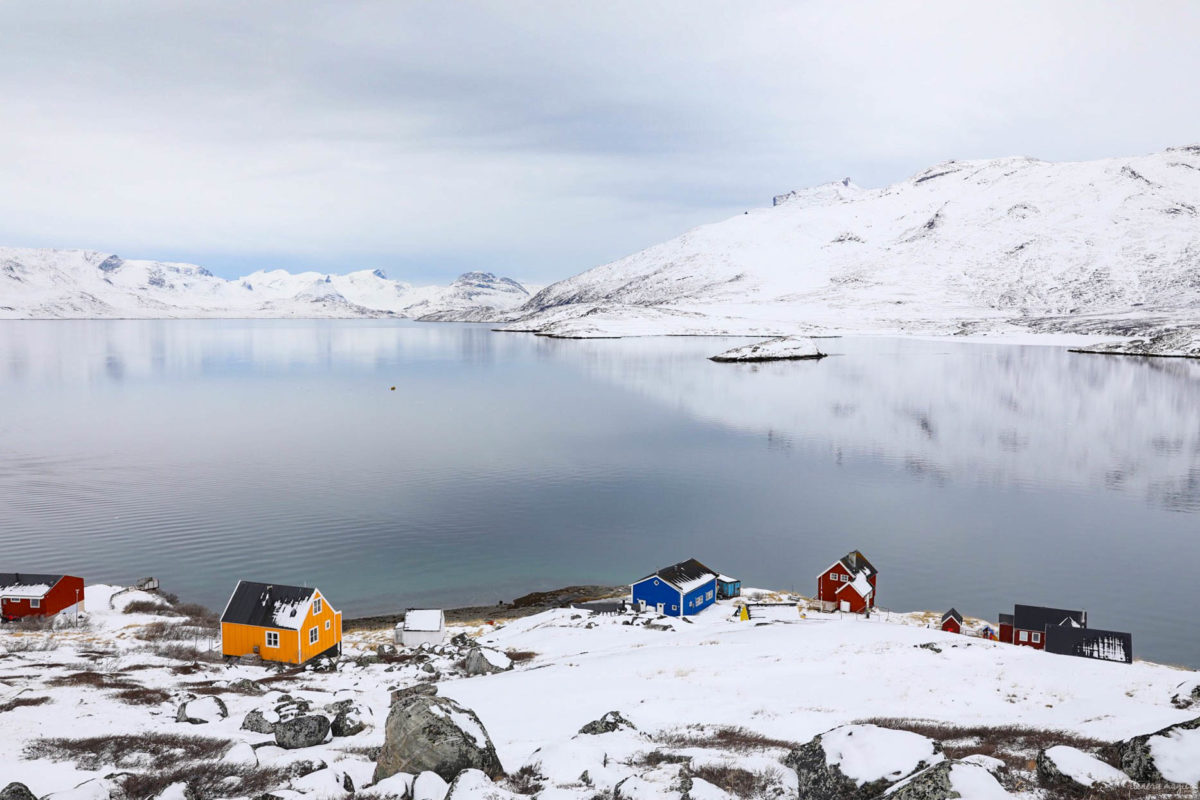 Découvrez Nuuk, capitale du Groenland. Que voir et que faire à Nuuk ? Musées, excursions dans le fjord, découverte de la montagne... Nuuk groenland blog.