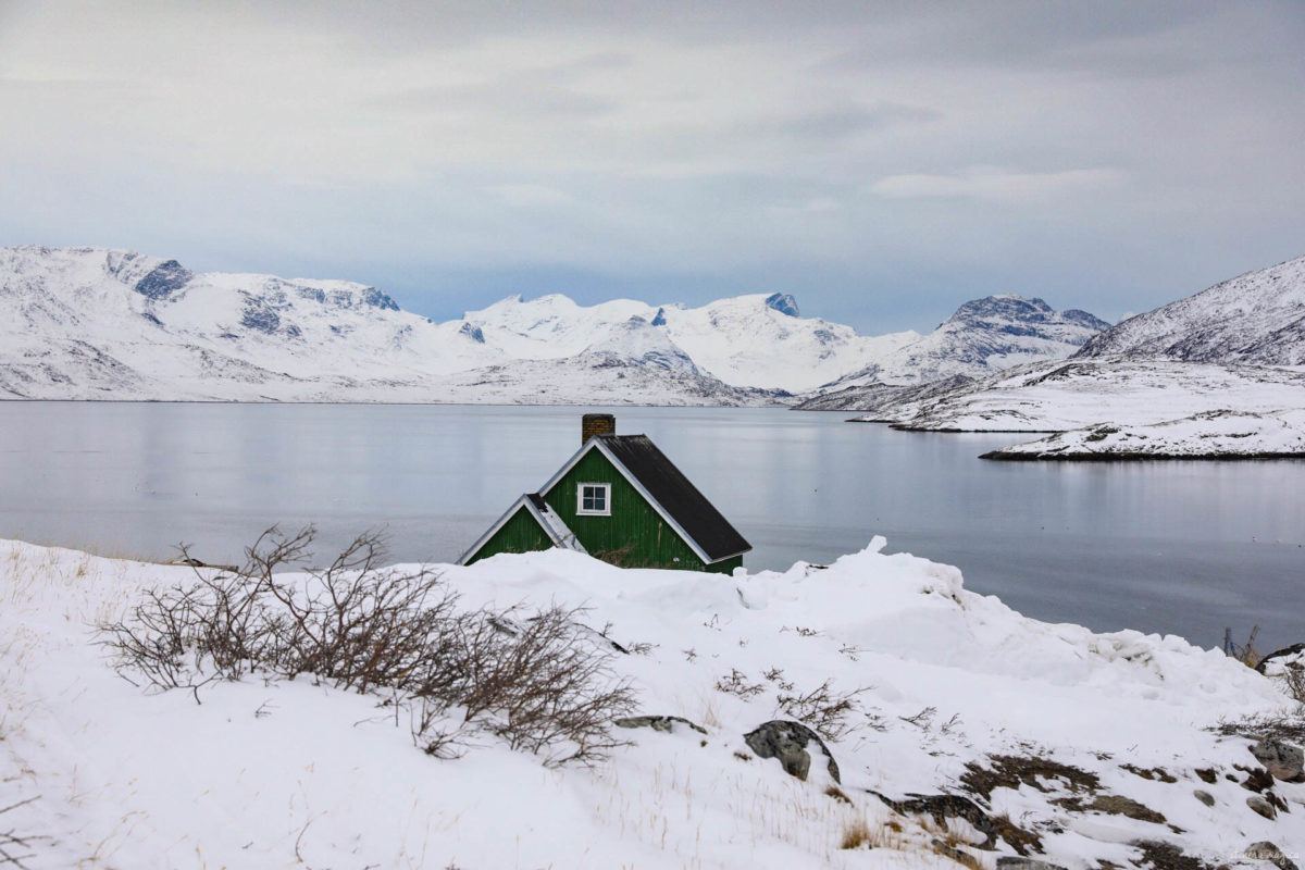 Découvrez Nuuk, capitale du Groenland. Que voir et que faire à Nuuk ? Musées, excursions dans le fjord, découverte de la montagne... Nuuk groenland blog.