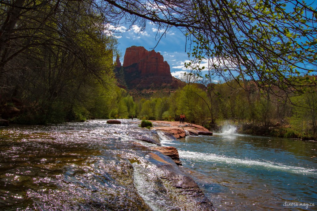 Surplombée par d’immenses rochers rouges, Sedona est un décor de western parfait. Mais au-delà de la beauté de ses paysages, Sedona cache un secret. Ici, des vortex d’énergie tourbillonnent, des ovnis clignotent dans le ciel, et on guette les extraterrestres. Découvrez les secrets de l’Arizona sur Itinera Magica.