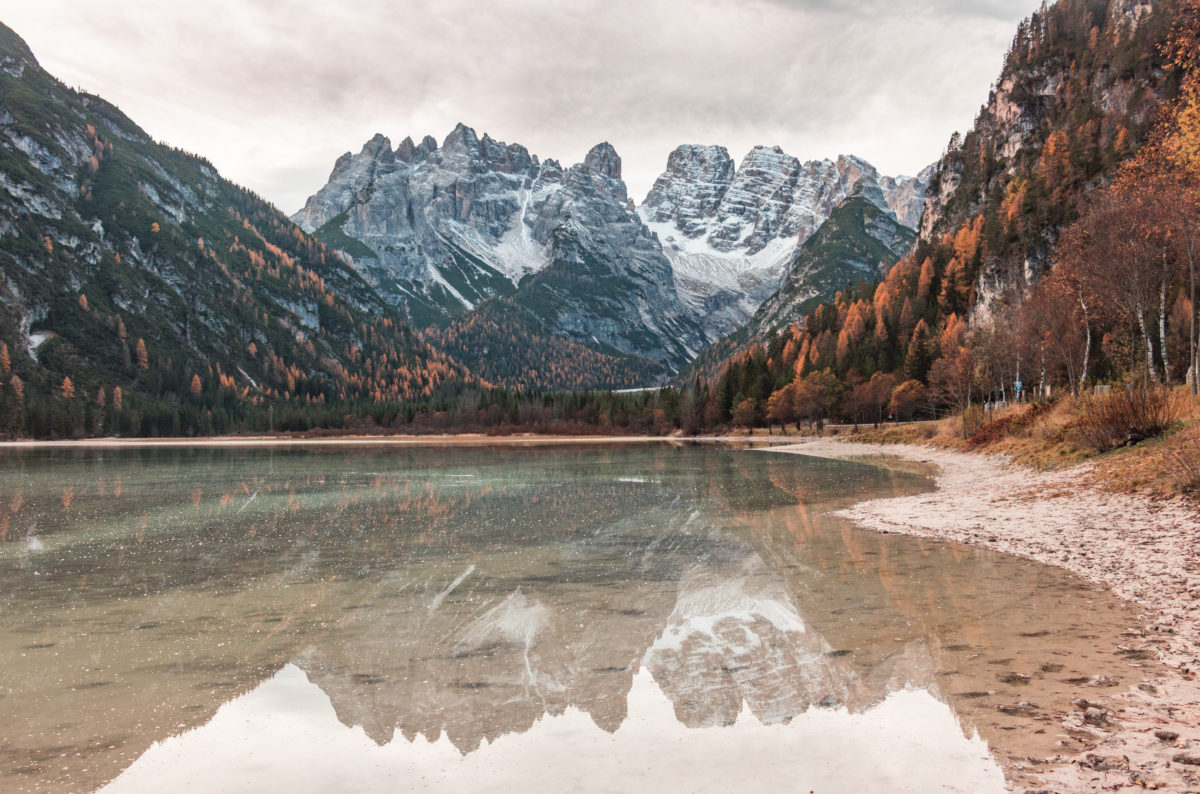 Découvrez les Dolomites à l'automne.