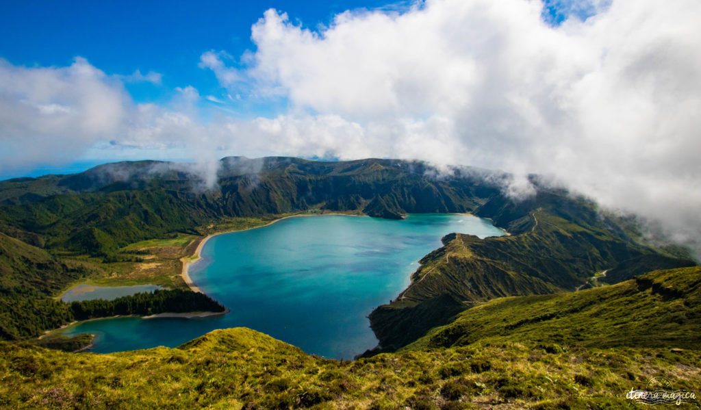 Islande et Açores : les soeurs secrètes. Découvrez les ressemblances entre ces îles de feu, situées sur la même dorsale atlantique.