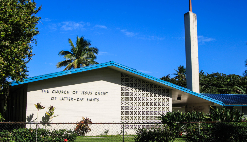 Eglise des Saints des derniers jours (mormons) à Hawaï. Elle est présente dans un nombre incroyable de villages. 