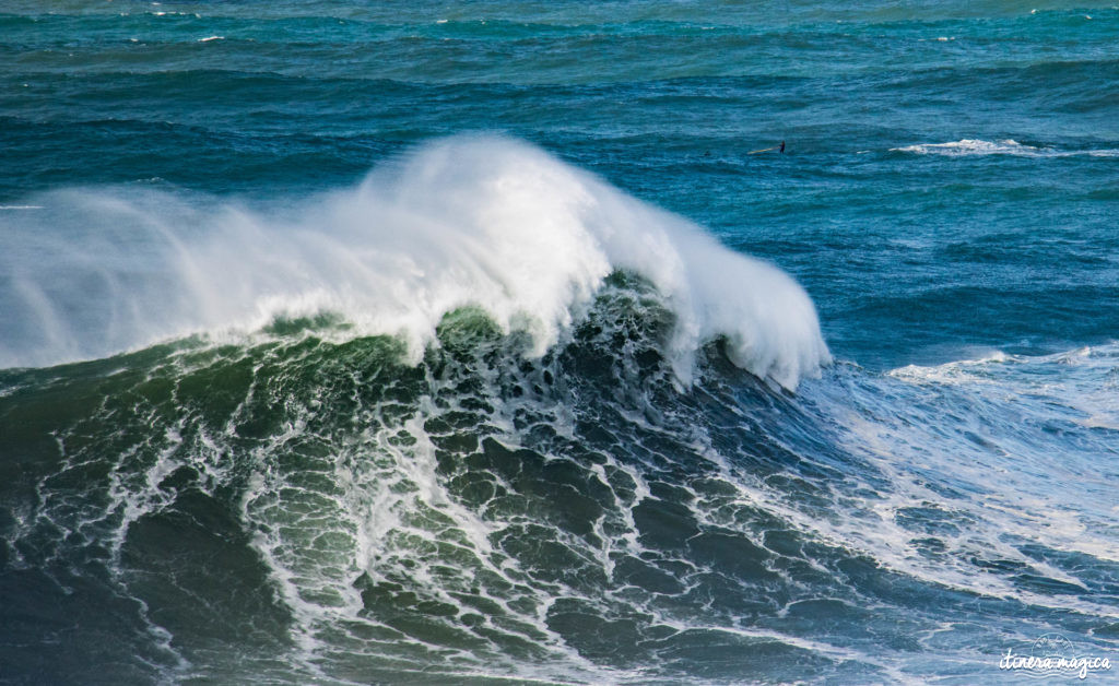 Les plus grosses vagues du monde à Nazaré. Vagues géantes Portugal. Comment voir les vagues de 30 mètres à Nazaré. Blog Nazaré surf de grosses vagues.