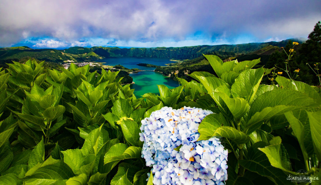 Vous ne connaissez pas les Açores? Une grande histoire d'amour vous attend. Découvrez le diamant de l'Atlantique, entre volcans, vagues et jardins. Que faire aux Açores, que voir ? Tout sur Itinera Magica, blog de voyage amoureux des lointains.