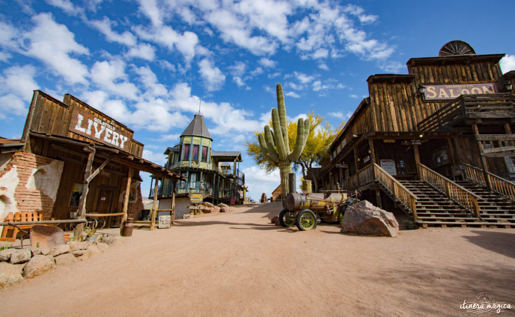 L'Apache Trail ? Une piste aussi mythique que la route 66, qui serpente dans le désert d'Arizona, et charrie toute la légende de l'Ouest ! Partez pour un road trip au pays des cactus, avec Itinera Magica.