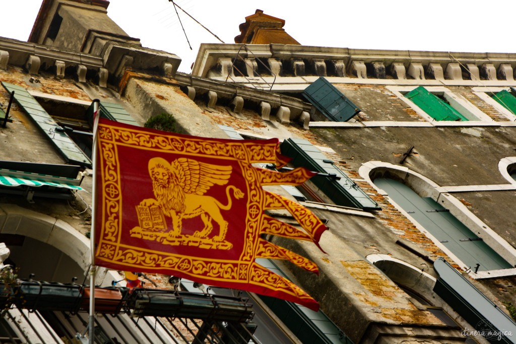 Flag of the Republic of Venice, bearing the lion.