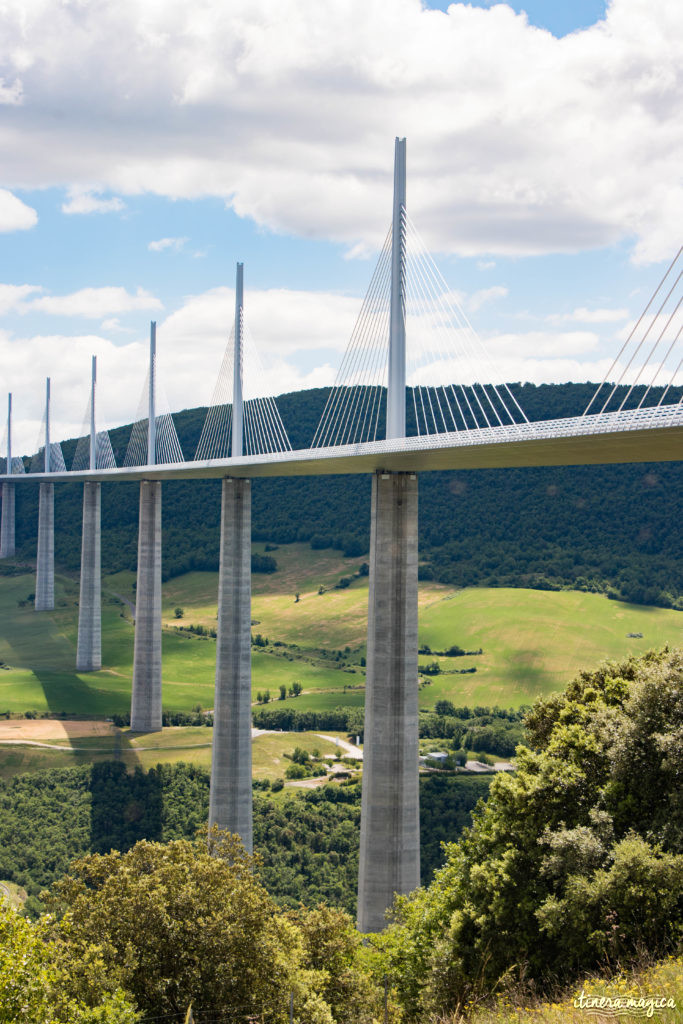 Que faire et que voir dans le sud de l’Aveyron ? Itinéraires, activités, points de vue, incontournables autour de Millau, Roquefort, sur le Larzac.