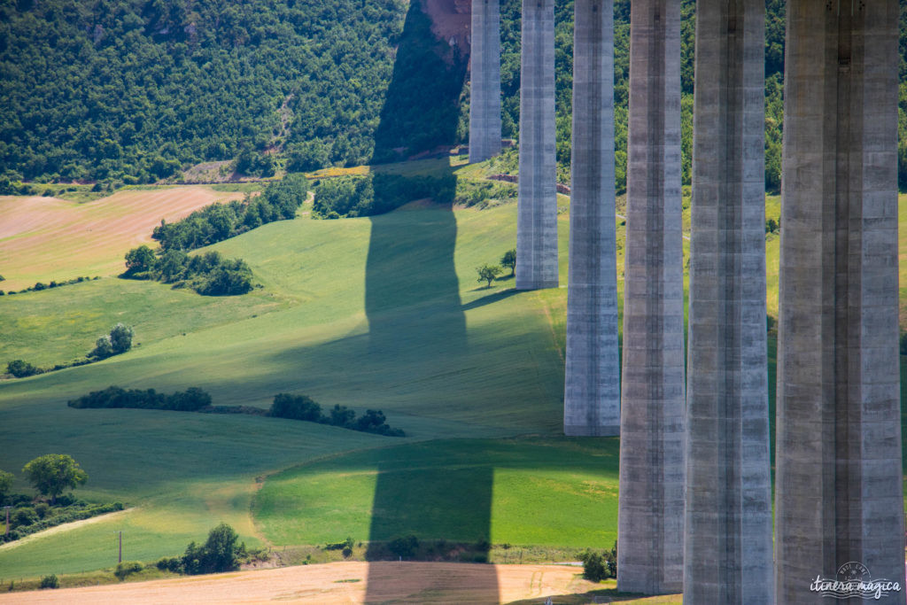 Que faire et que voir dans le sud de l’Aveyron ? Itinéraires, activités, points de vue, incontournables autour de Millau, Roquefort, sur le Larzac.