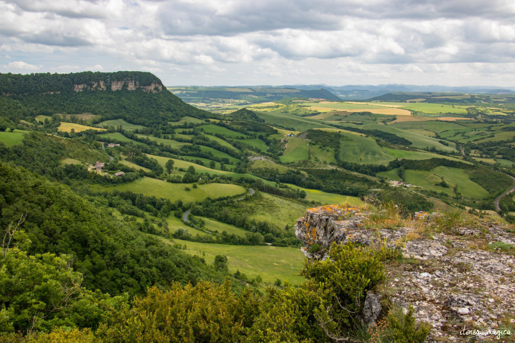 Que faire et que voir dans le sud de l’Aveyron ? Itinéraires, activités, points de vue, incontournables autour de Millau, Roquefort, sur le Larzac.